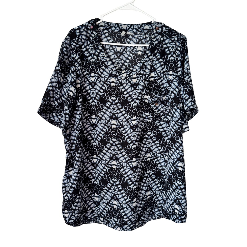 Cato Womens Plus Size 22/24W Black Geometric Ikat V-Neck Short‎ Sleeve Blouse